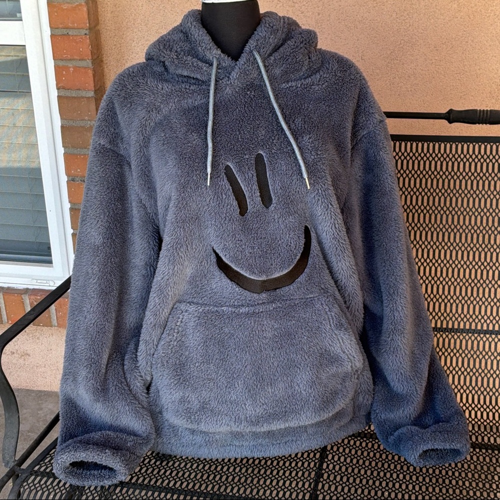 Hoooyi Cozy Plush Hooded Pullover with Smiley Face - Slate Gray Size Large
